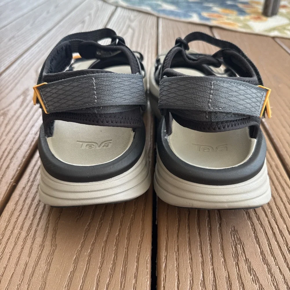 Teva Aventrail R2T Black/Sunflower Trail Running Sandal Mens US Size 10.5 New